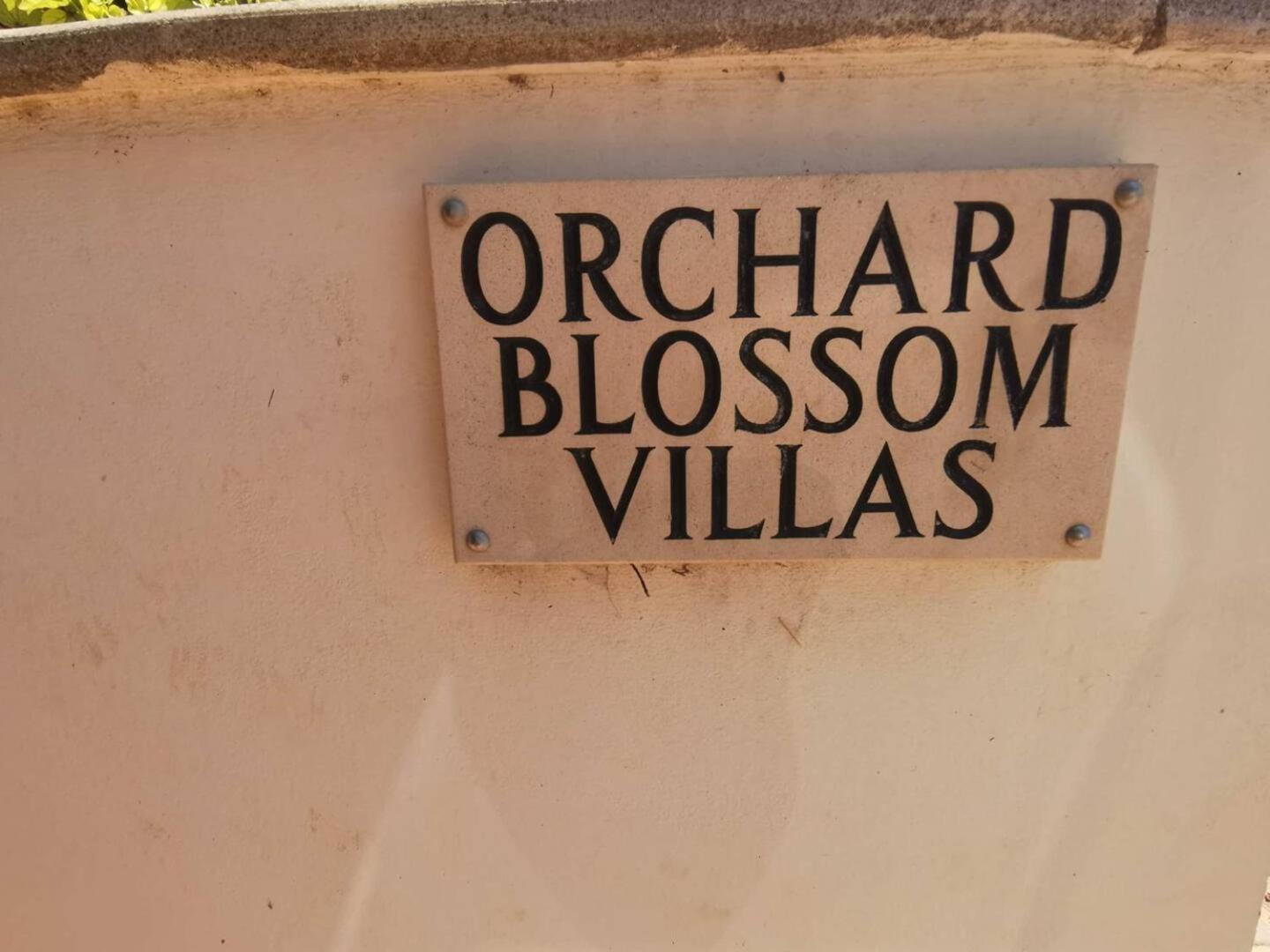Orchard Blossom Private Villa With Pool Phrenaros ภายนอก รูปภาพ