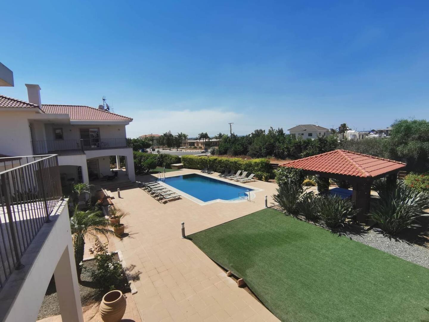 Orchard Blossom Private Villa With Pool Phrenaros ภายนอก รูปภาพ